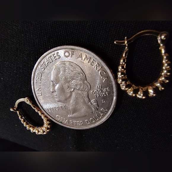 14kt gold hoop earrings - Picture 2 of 3